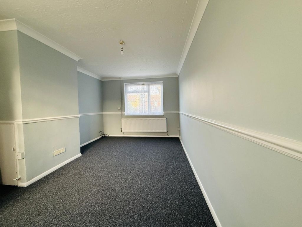 Property photo 3 of 9 4733965