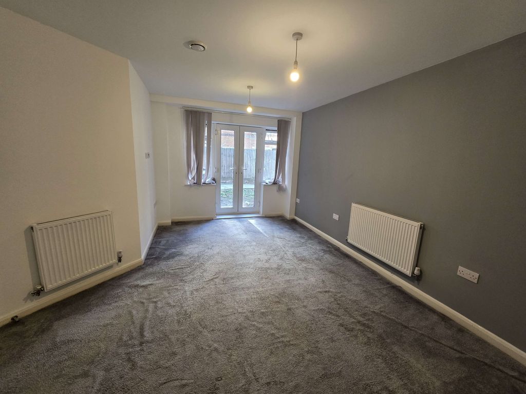 Property photo 3 of 11 Gallery