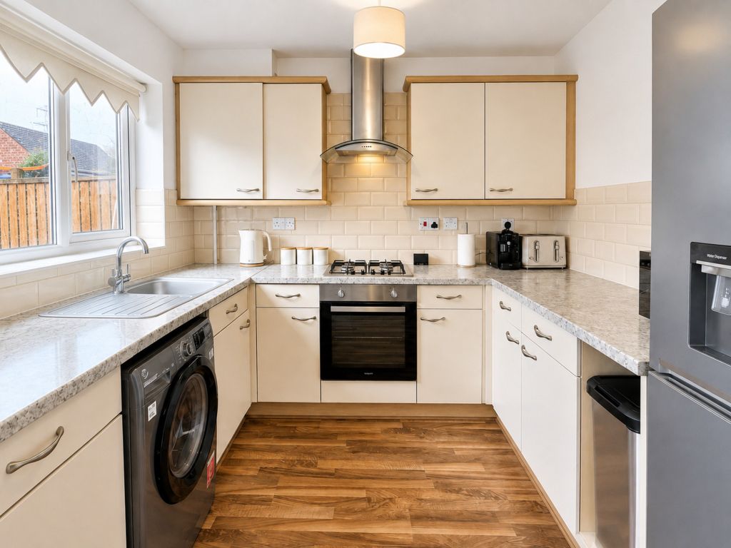 Property photo 2 of 10 Kitchen