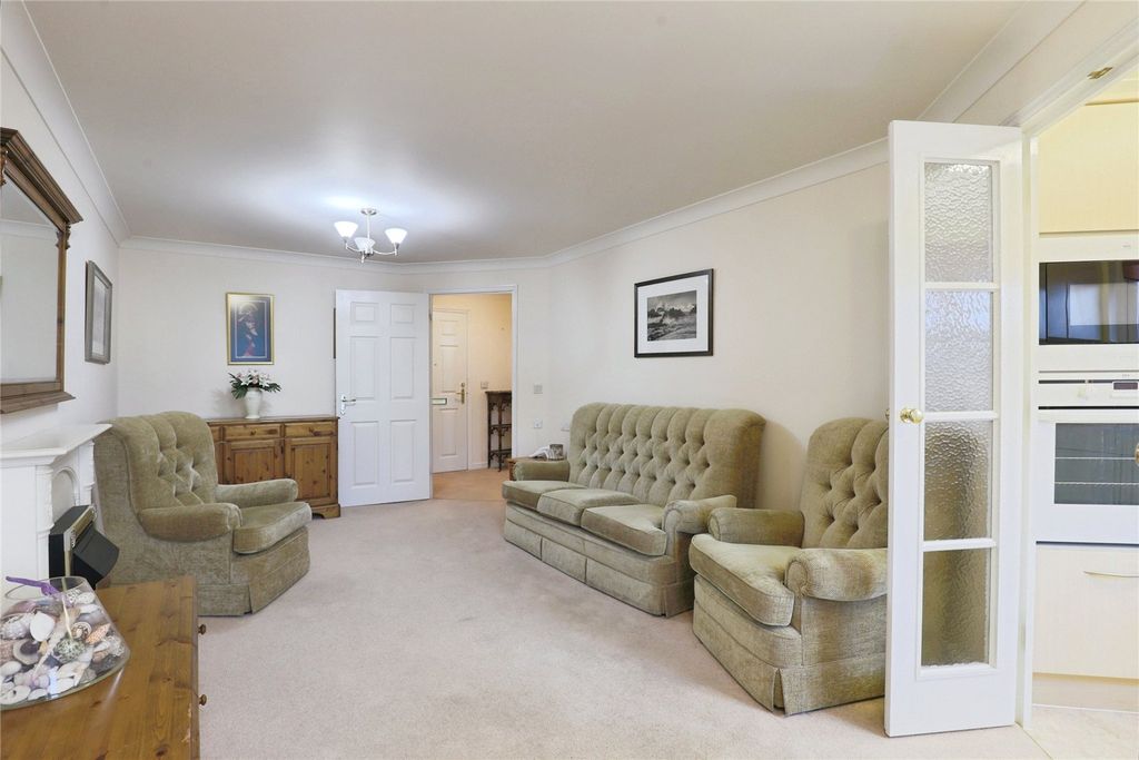 Property photo 2 of 10 Living Room