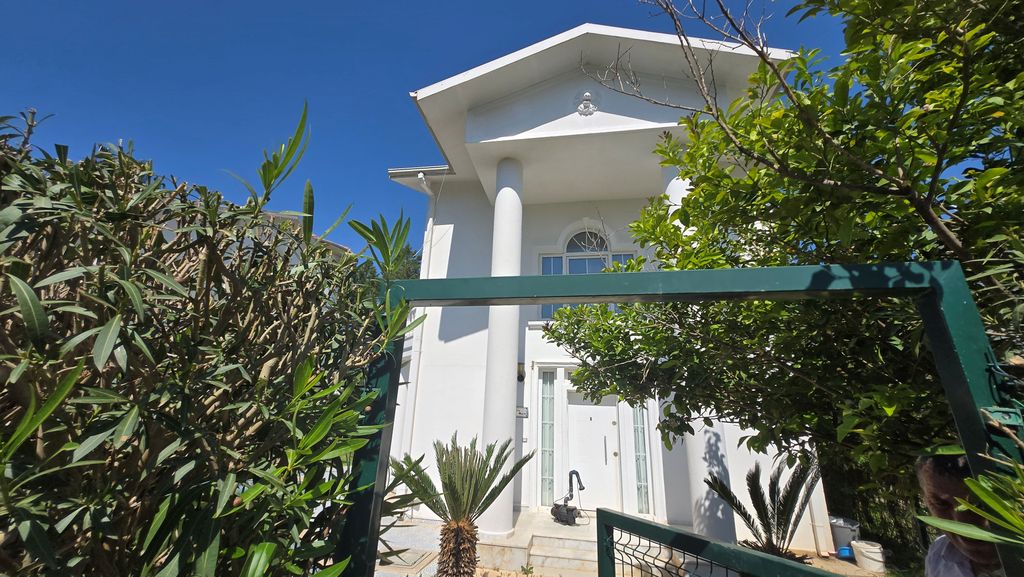 Property photo 3 of 14 Upscale Villa For Sale In Belek With A Private Garden, Pool & Parking - Securely Gated Property