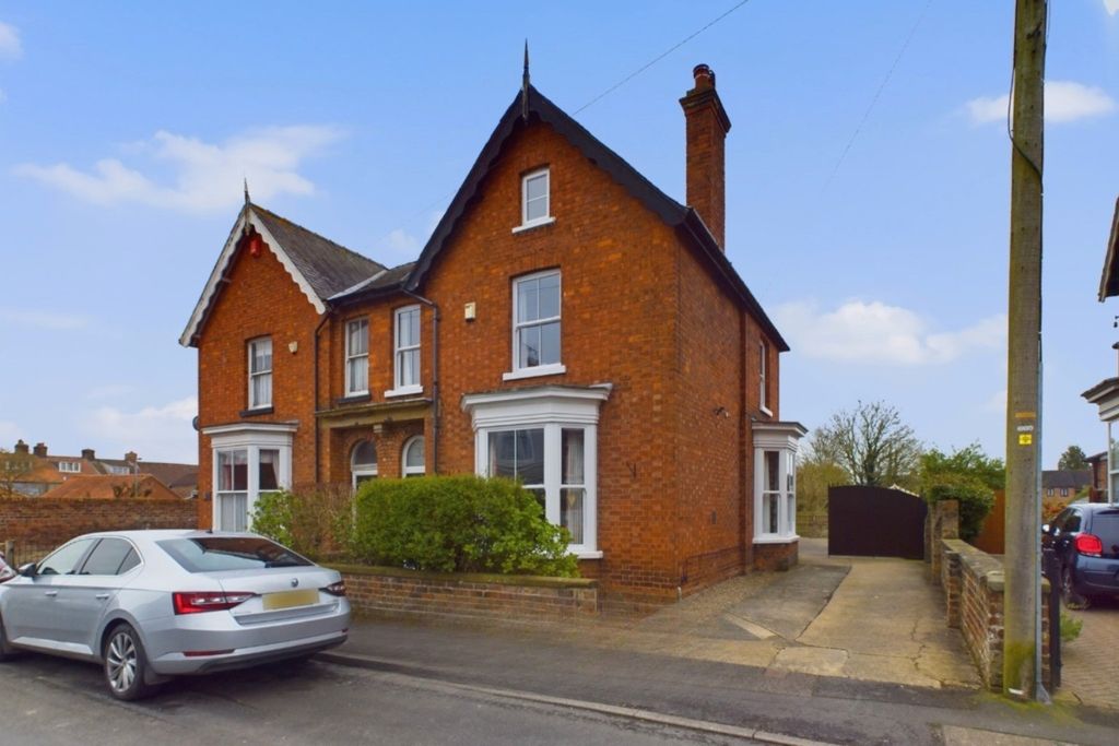 Property photo 1 of 35 3424370