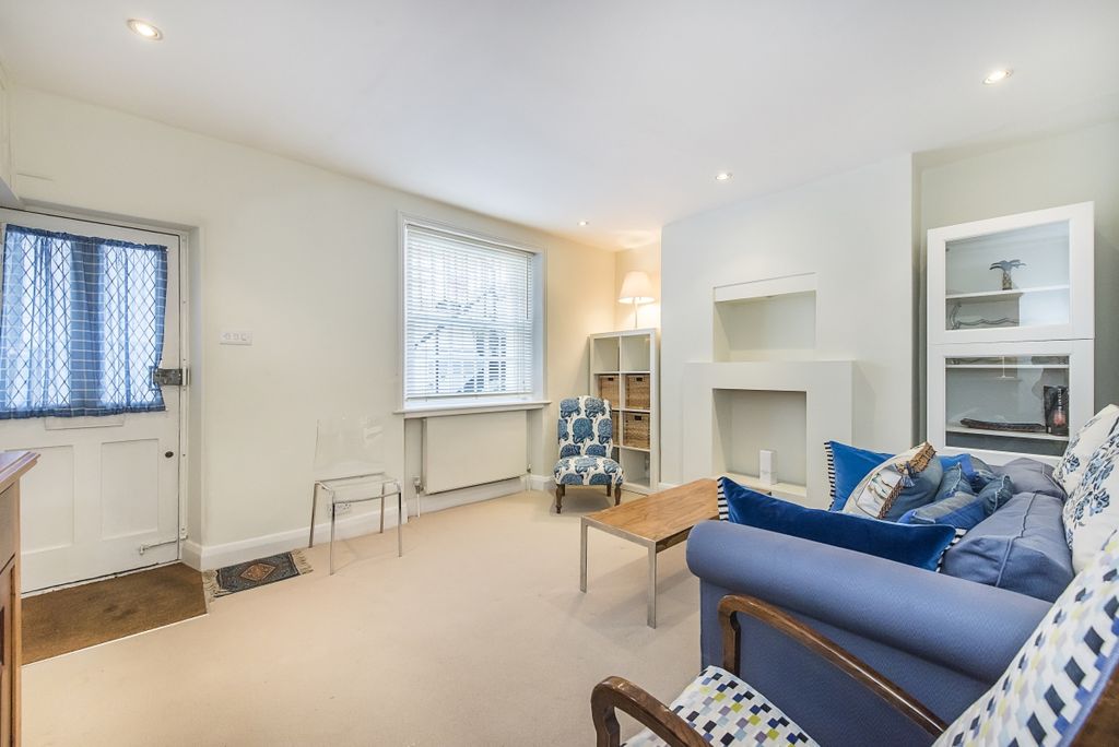 Property photo 2 of 9