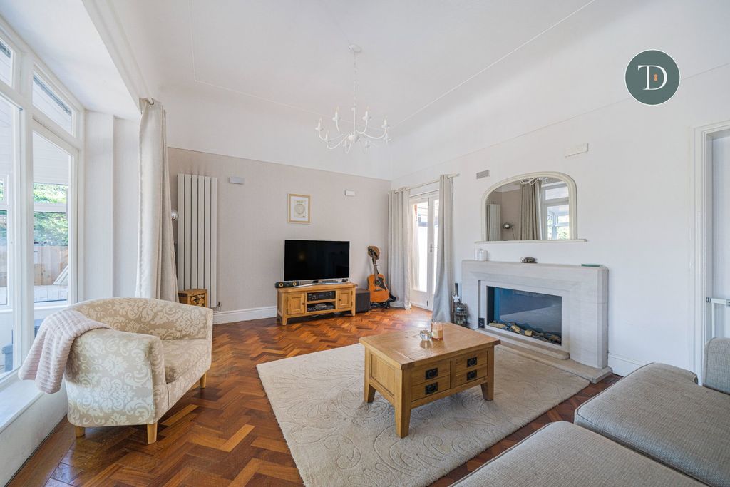 Property photo 2 of 53