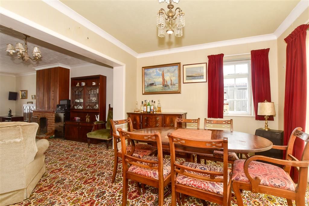 Property photo 3 of 14 Dining Area