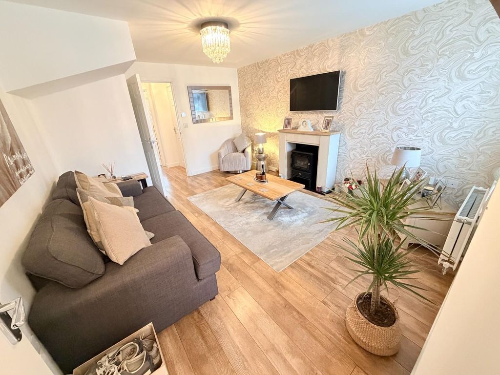 Property photo 3 of 25 Lounge