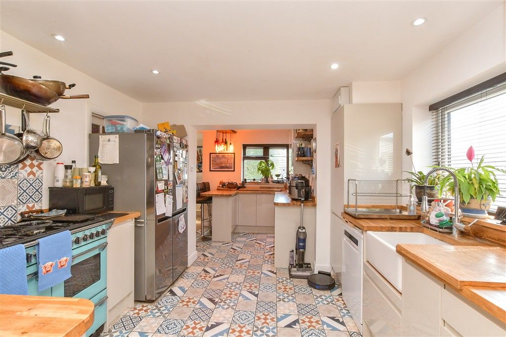 Property photo 2 of 22 Kitchen