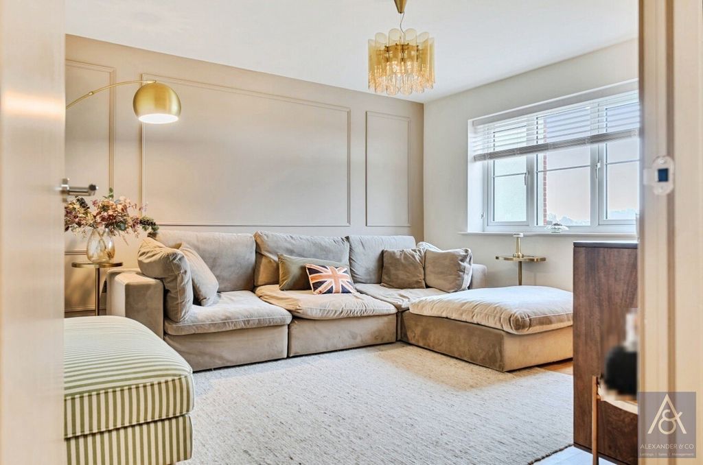 Property photo 2 of 21 Pbox-Img.Jpg