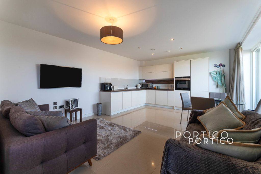 Property photo 2 of 15 Pbox-Img.Jpg