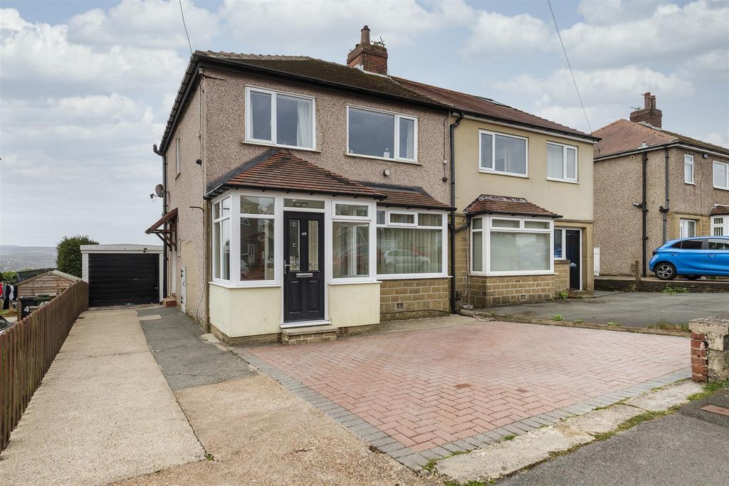Property photo 1 of 32