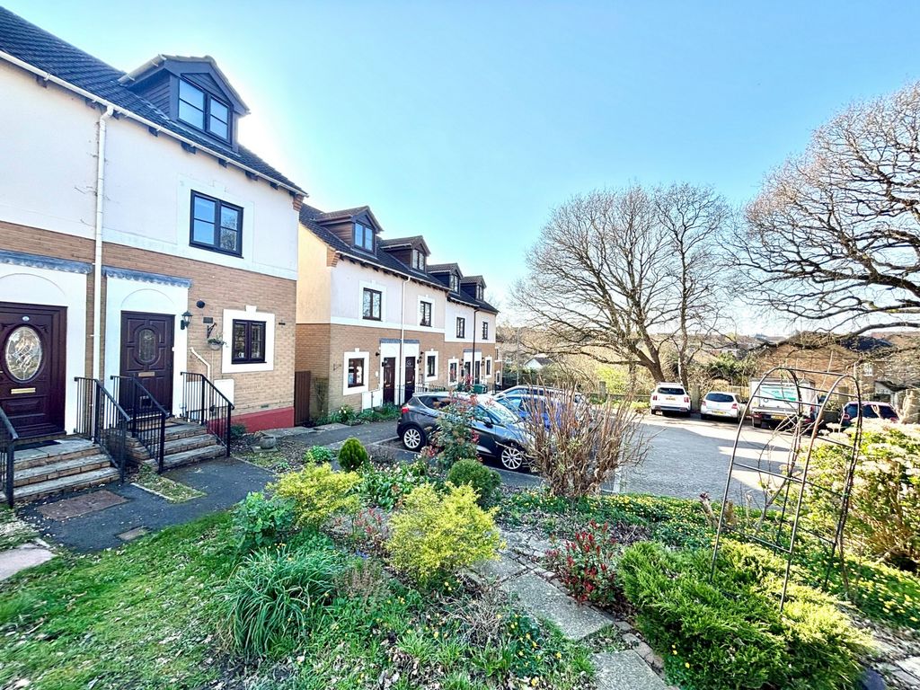 Property photo 1 of 17 Photo 2