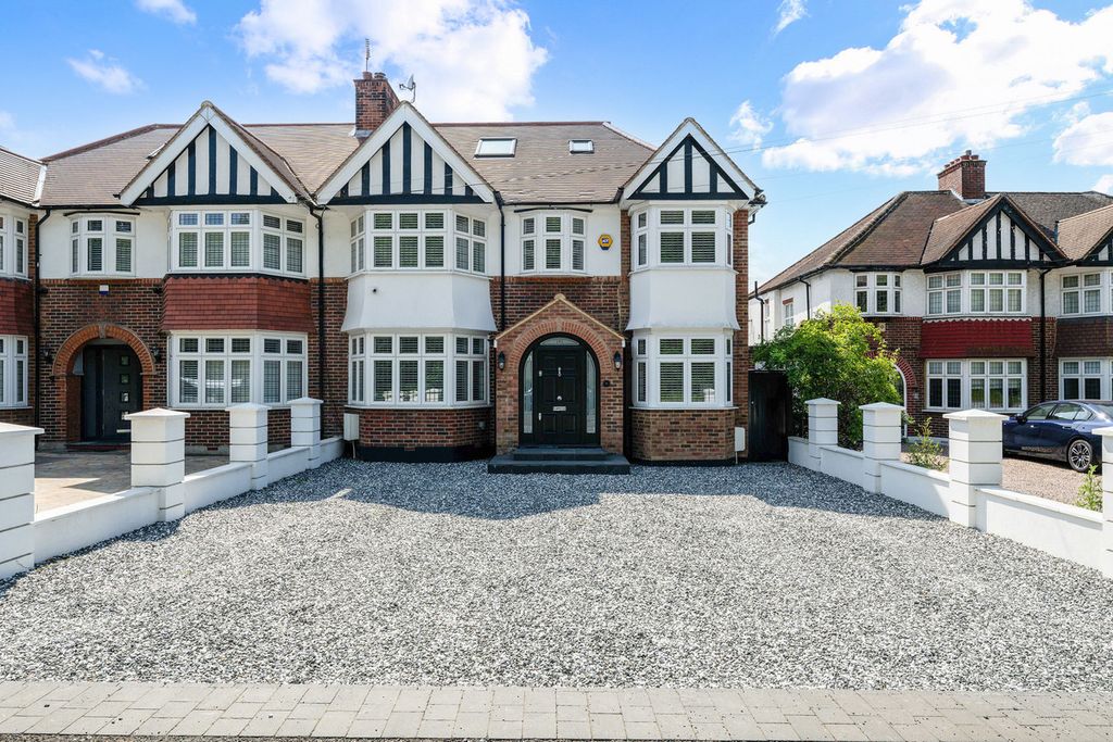 Property photo 1 of 24