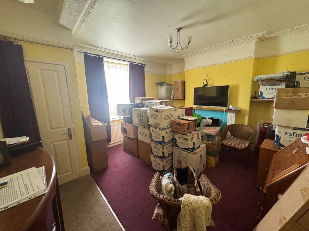 Property photo 3 of 10 Living Room