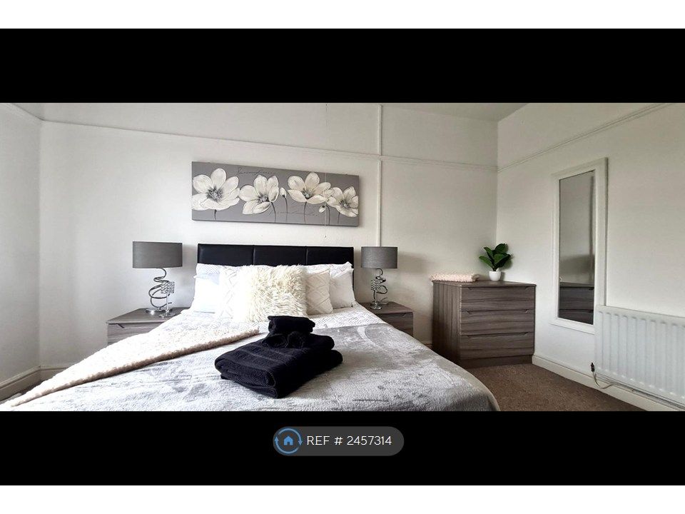 Property photo 1 of 10 1 Bed - St5