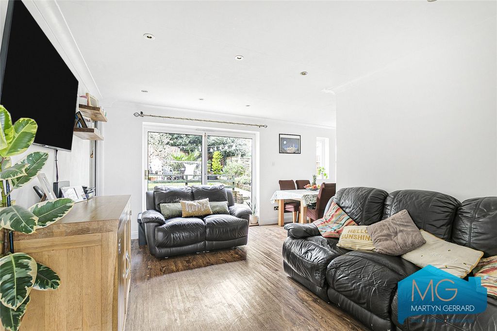 Property photo 2 of 20 Picture No. 15