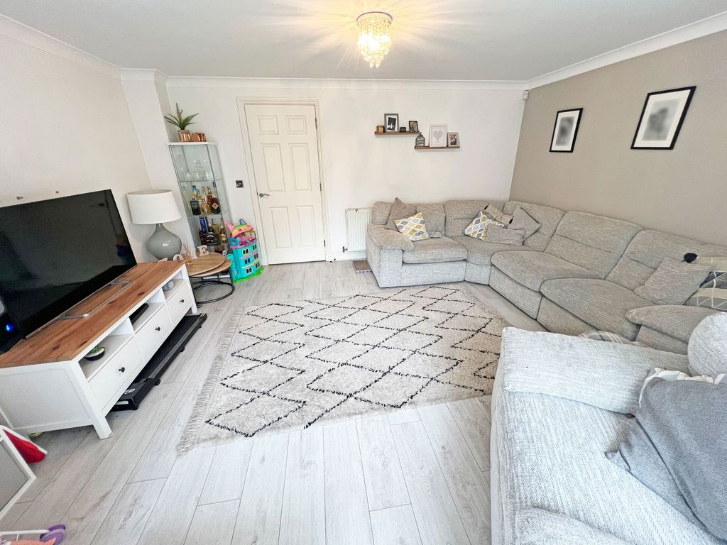 Property photo 3 of 24