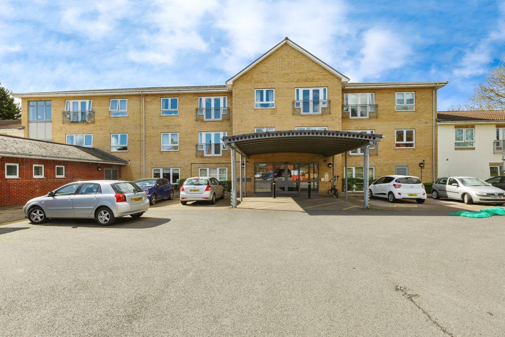 Property photo 2 of 18 Front View