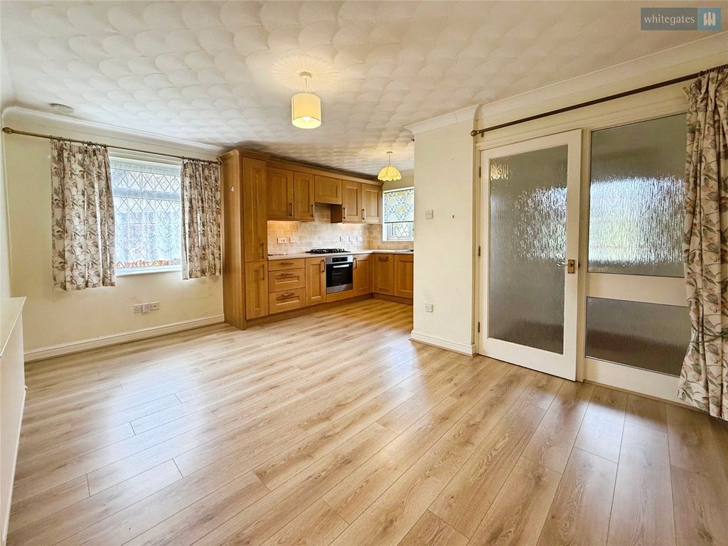 Property photo 2 of 16 Picture No. 18