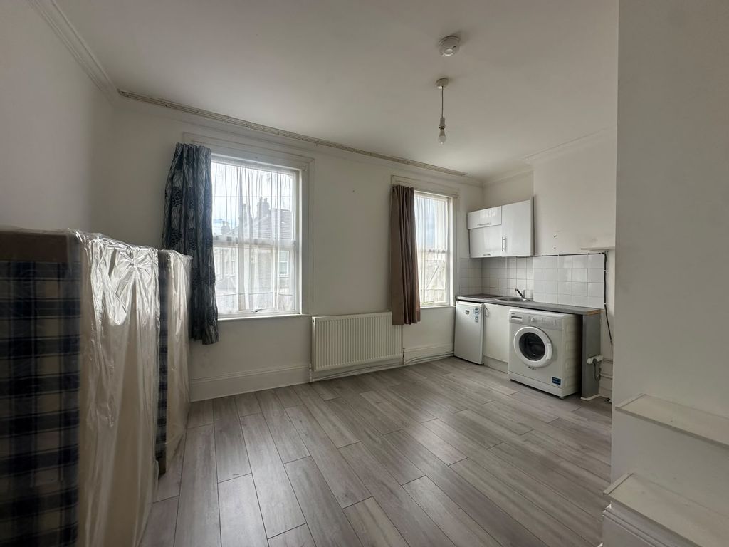 Property photo 2 of 4 Gallery
