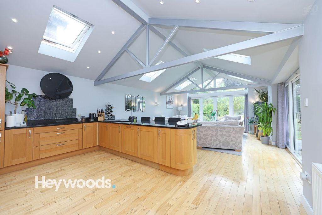 Property photo 3 of 74