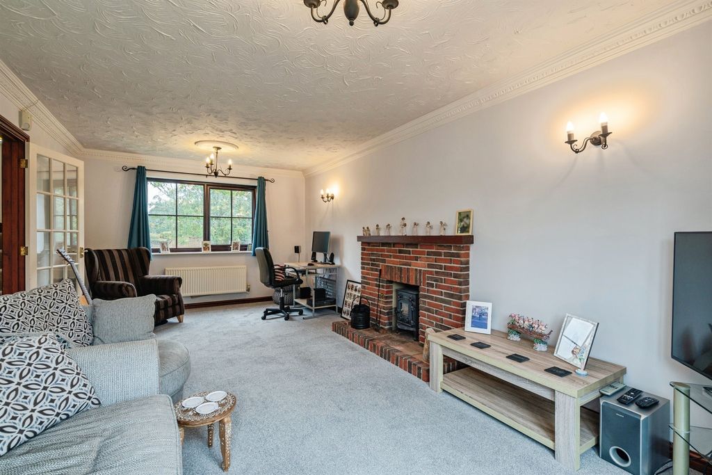 Property photo 2 of 19
