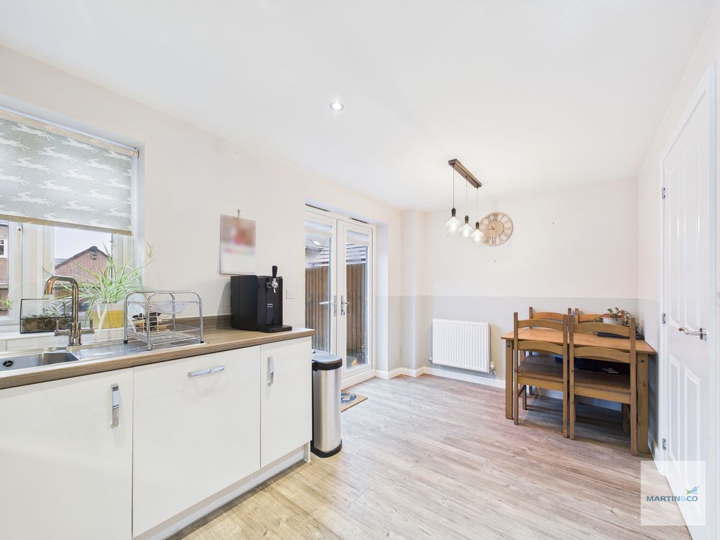 Property photo 3 of 21 Cam03394G0-Pr0427-Still008