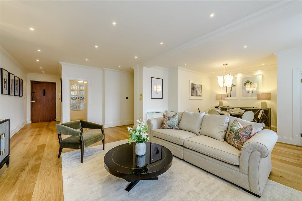 Property photo 3 of 27 8451958-Interior03.Jpg