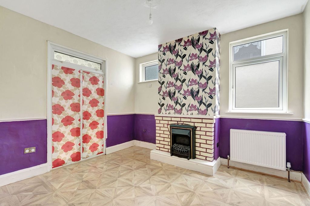 Property photo 2 of 7