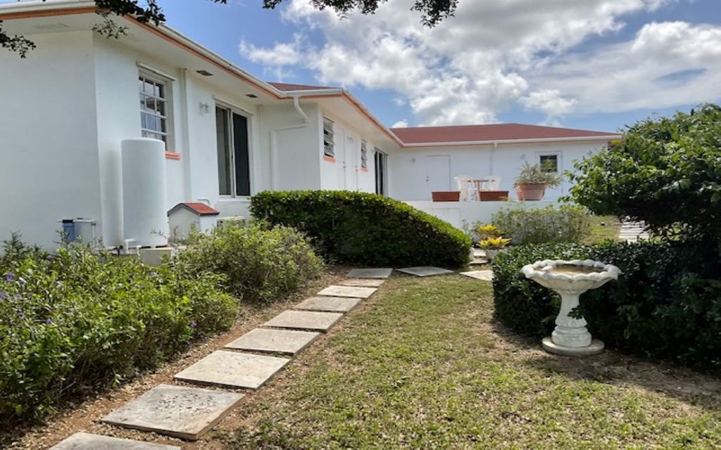 Property photo 2 of 9
