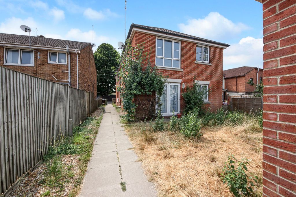 Property photo 1 of 9