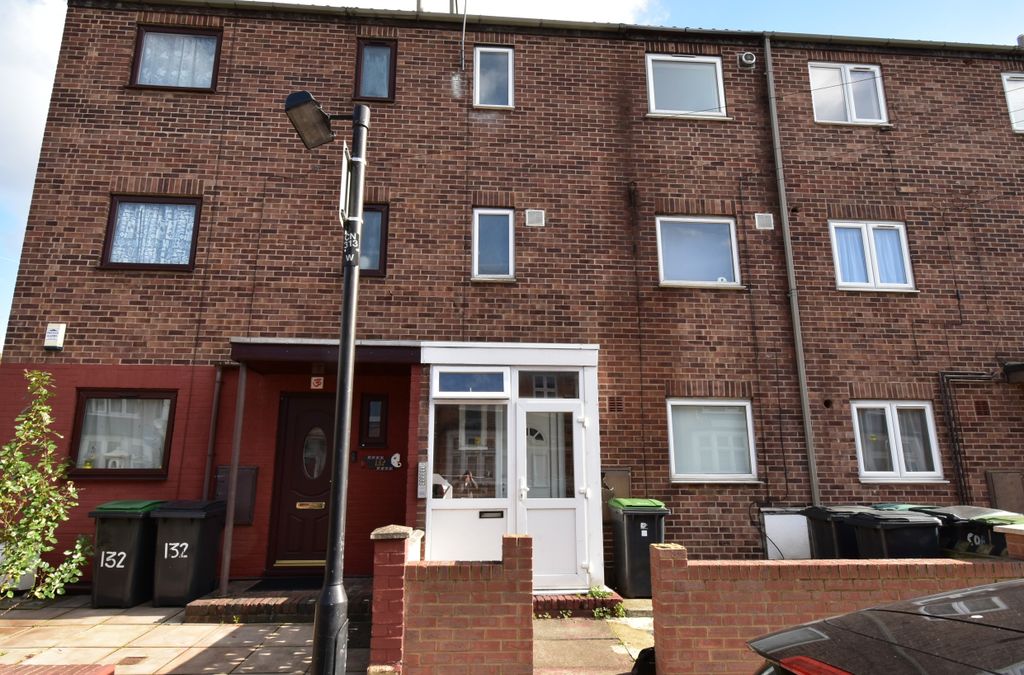 Property photo 1 of 3