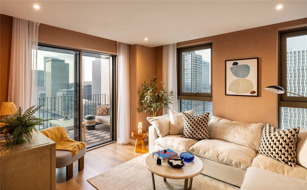 Property photo 1 of 17 Living Rm