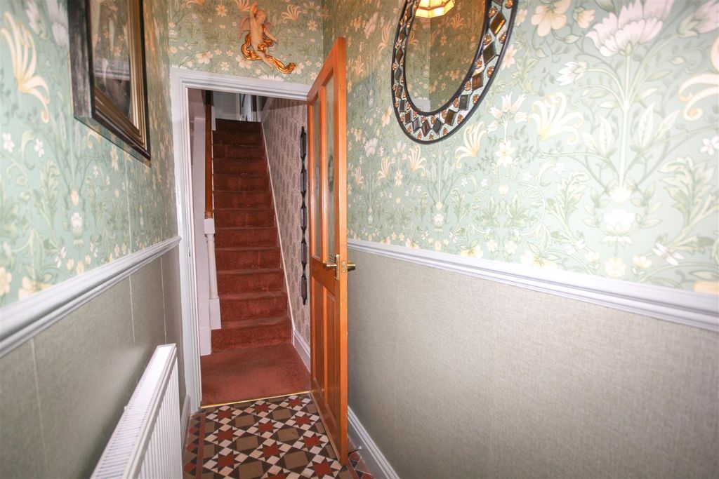 Property photo 2 of 22 Entrance Hall.Jpg