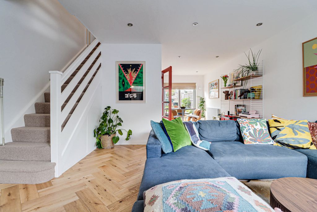 Property photo 2 of 17 Lounge/Diner