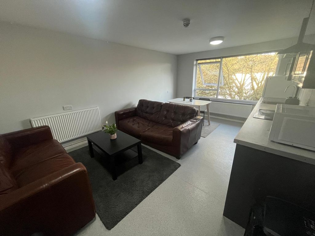Property photo 3 of 11 Picture No. 12