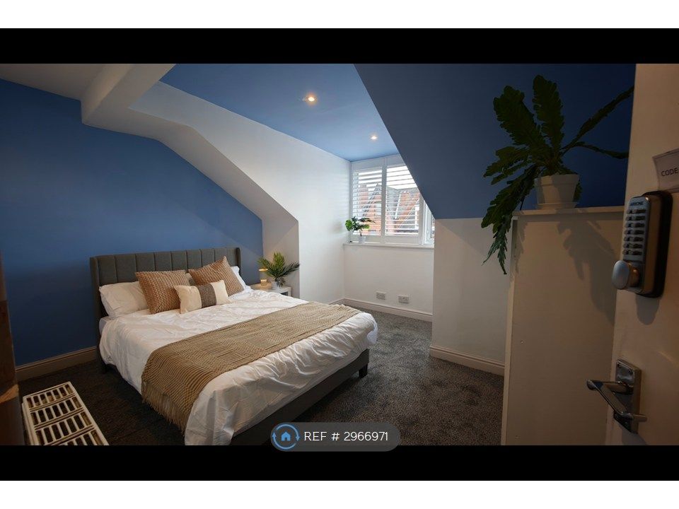 Property photo 1 of 11 Bed 1