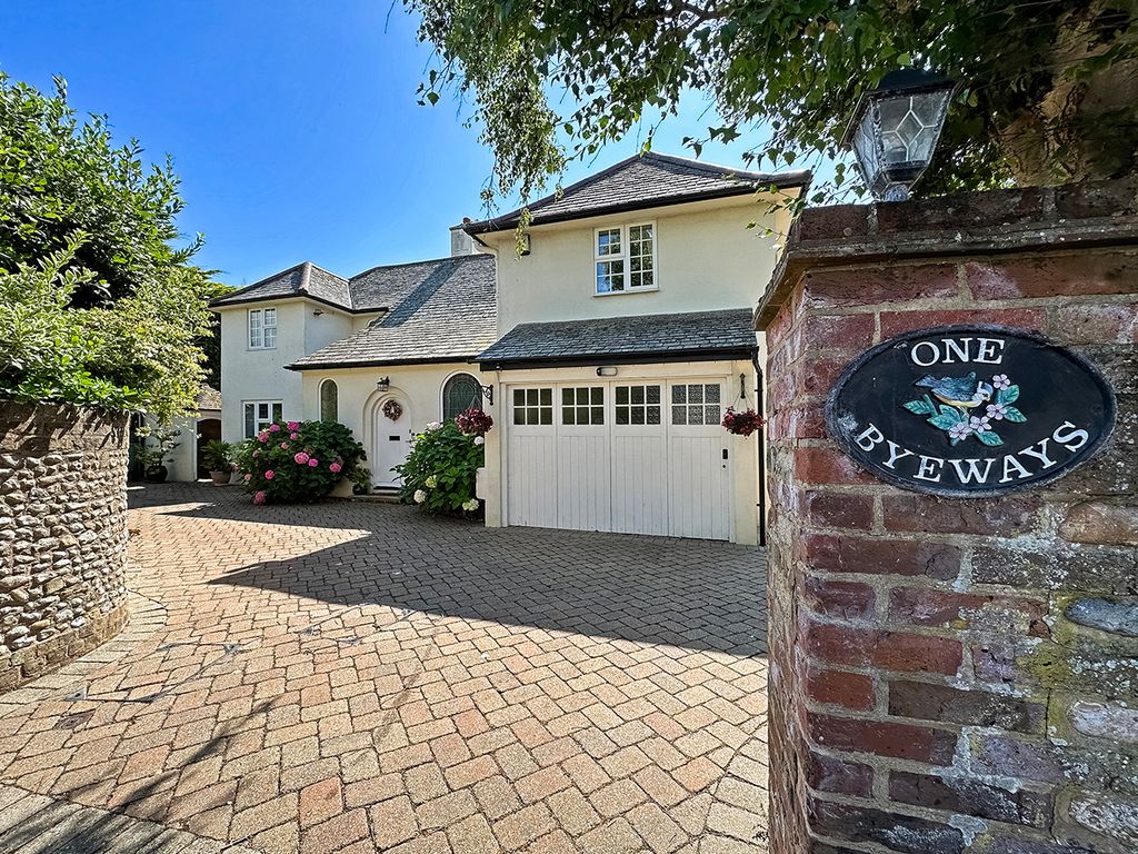 Property photo 2 of 22