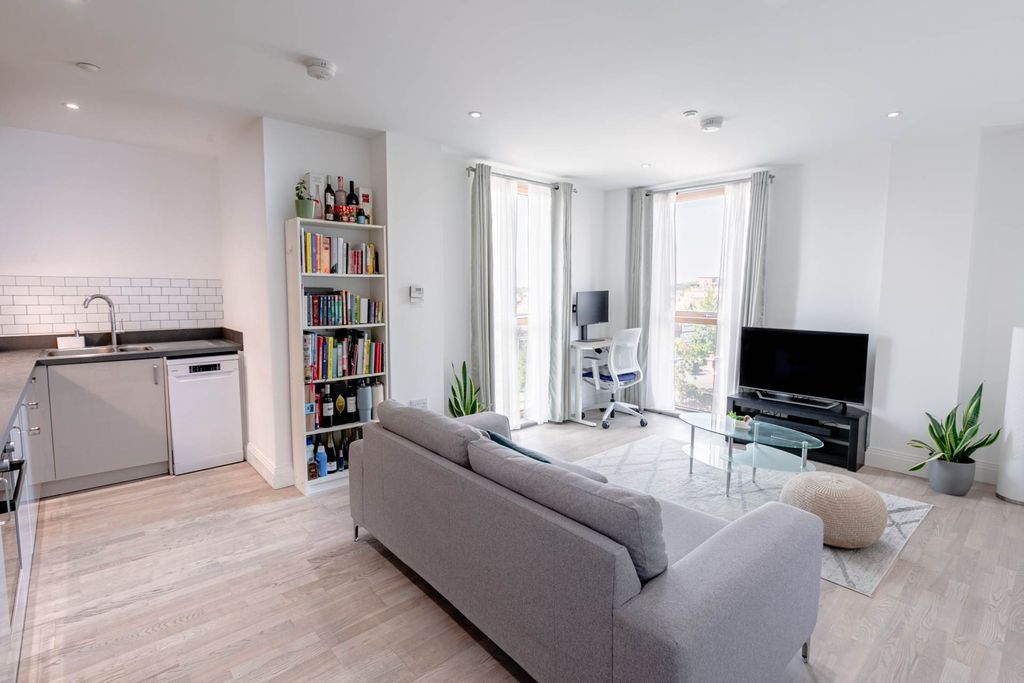 Property photo 1 of 7