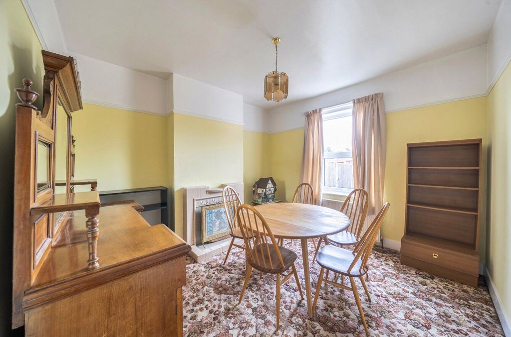 Property photo 3 of 10 3