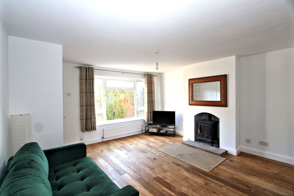 Property photo 2 of 20