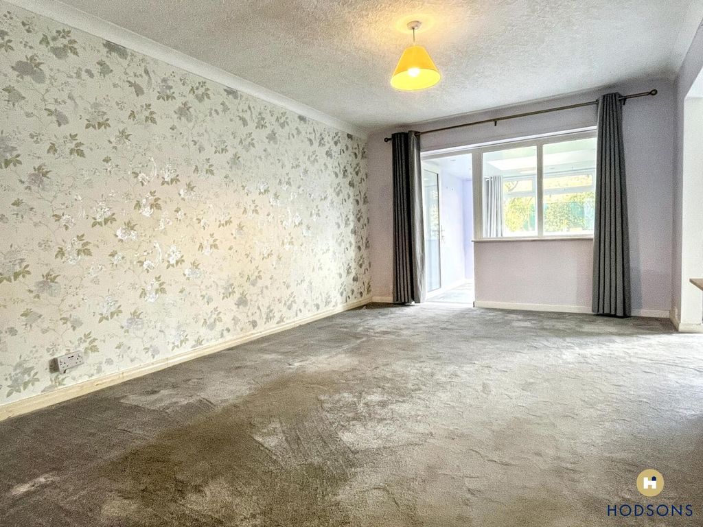Property photo 3 of 14 Living Room