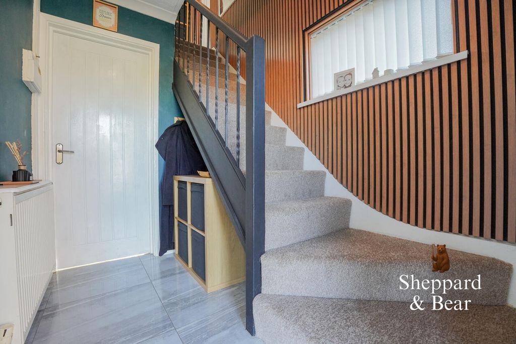 Property photo 2 of 33 Hallway