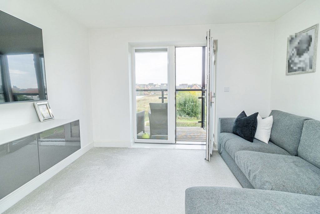 Property photo 3 of 18 Photo