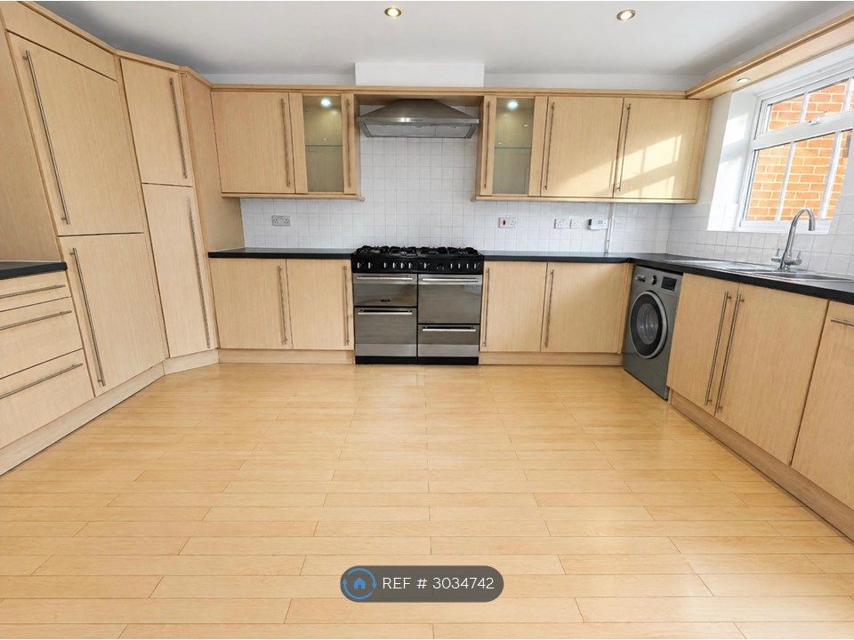 Property photo 2 of 26
