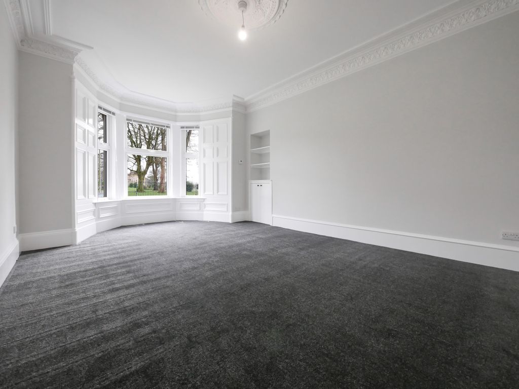 Property photo 1 of 13 Living Room