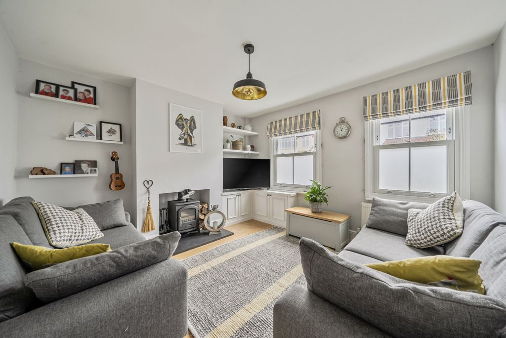 Property photo 2 of 20 Sitting Room