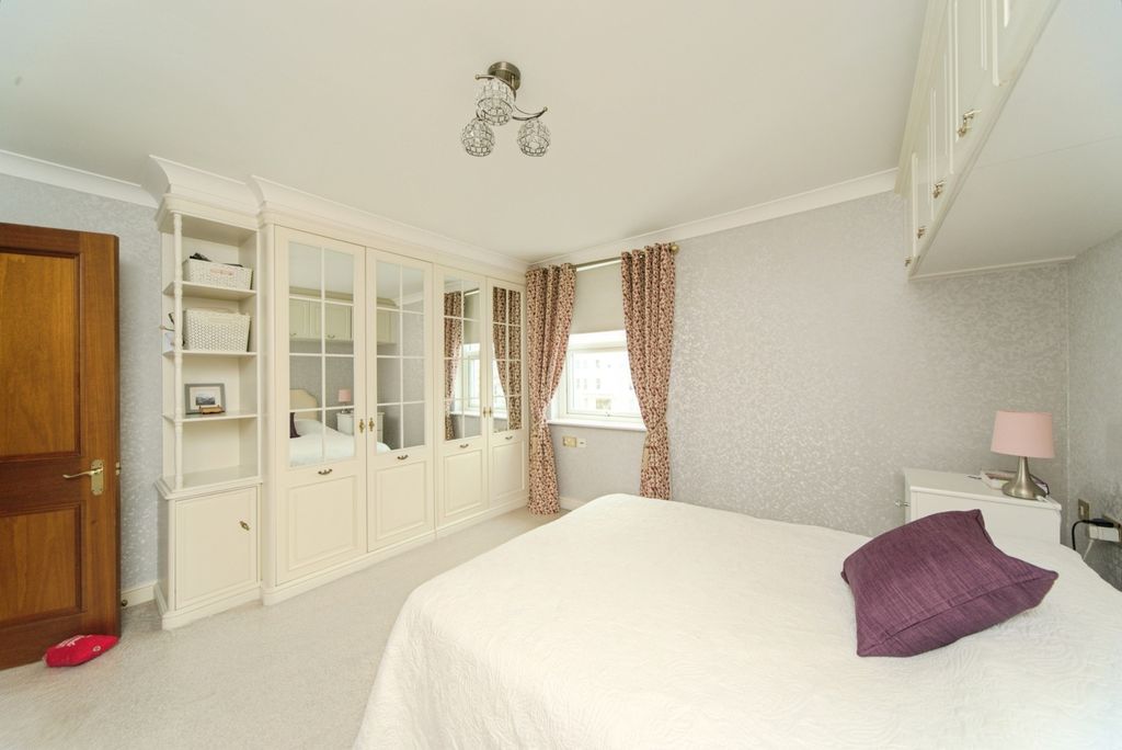 Property photo 3 of 17 Photo