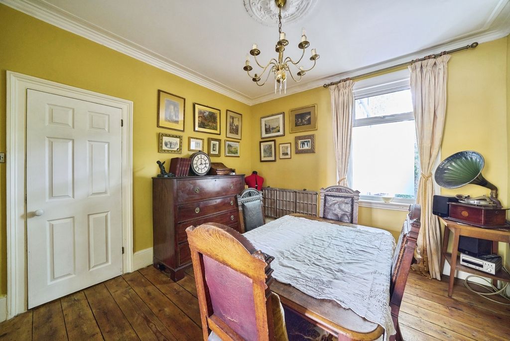 Property photo 3 of 37 Pbox-Img.Jpg