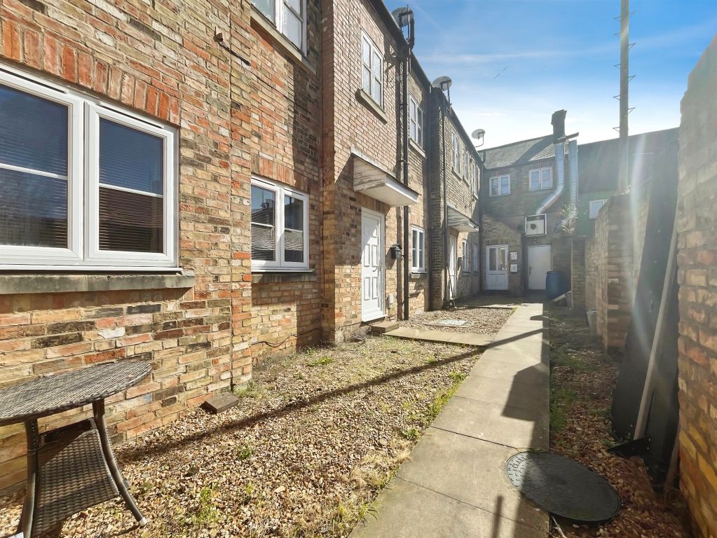 Property photo 1 of 4