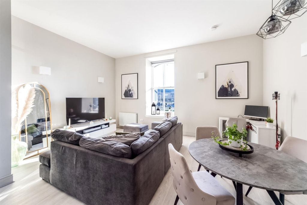 Property photo 2 of 23 01.Jpg